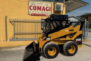 MINIPALA SKID LOADER CATERPILLAR 242B TURBO