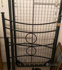 Letto di metallo singolo