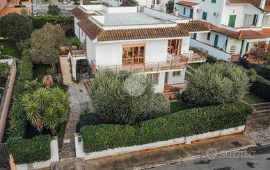 VILLA SINGOLA A SABAUDIA