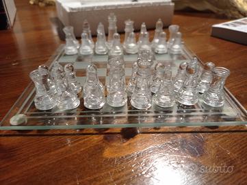 scacchiera in vetro lucido e satinato