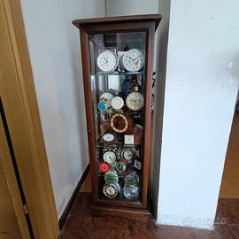 Collezione sveglie vintage complete di  vetrinetta
