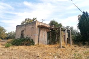 Rudere con terreno in c.da donnadolce - rif. 300