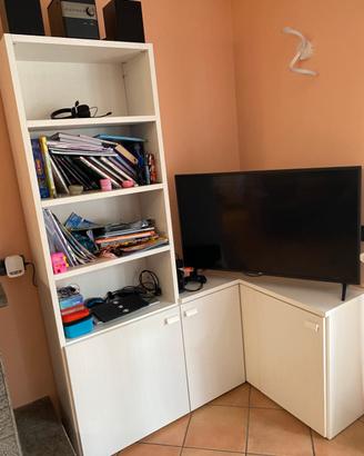 Madia angolare con libreria