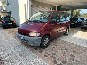 Nissan Serena 1.6 ELX 8 POSTI