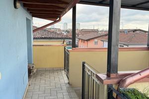 Trilocale con balcone e posto auto