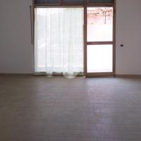 NEGOZIO A CASTEL ROZZONE