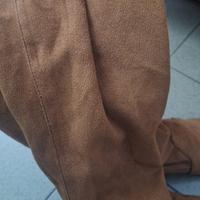 Stivali alti marroni in camoscio