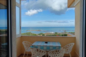 Bilocale con splendida vista mare e box auto priva