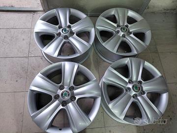 Cerchi in lega da 17 pollici per Skoda Ottavia ecc