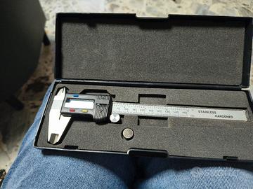 calibro a corsoio con custodia rigida 