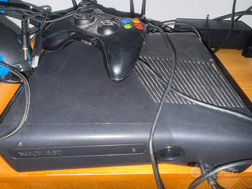 Xbox 360 con 3 giochi e joypad