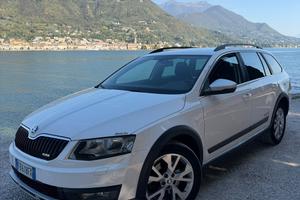 SCODA OCTAVIA SCOUT 2.0 TDI DSG 4x4 184cv EURO 6D