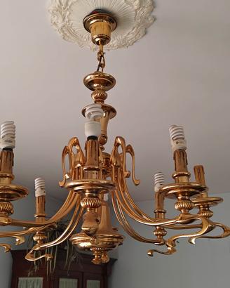 Lampadario classico in ottone lucido