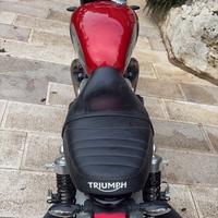 Moto Triumph speed twin 1200