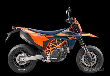Ktm 690 SMC R 2026 - NUOVO DA IMMATRICOLARE