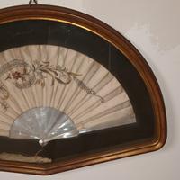 quadretto antico con ventaglio 