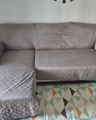 Divano 3 posti colore sabbia – €200
