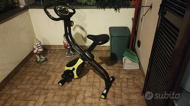 Cyclette pieghevole salvaspazio