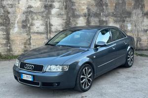 AUDI A4 Quattro - 2.5 V6 TDI / 180cv / Manuale