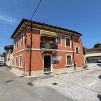 CASA INDIPENDENETE CON GIARDINO IN PIENO CENTRO