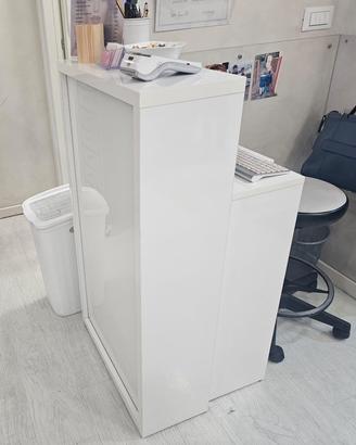 Mobile cassa per salone di parrucchiere 