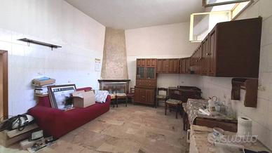 Rif. 1487 - SOLUZIONE SU DUE LIVELLI ZONA CENTRALI