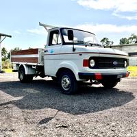 Furgone vintage Ford A 406