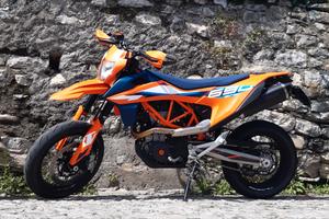 Ktm 690 SMC-R pari al nuovo (4.400 km)