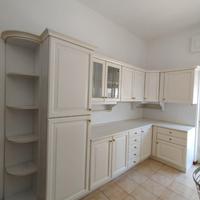 Cucina/bianca ad angolo m. 3,57 x 59 cm + 70 cm