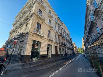 Elegante alazzo d'epoca in via Umberto-Villa Belli