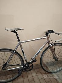 Bicicletta scatto fisso