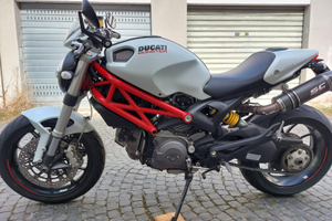 Ducati Monster 796