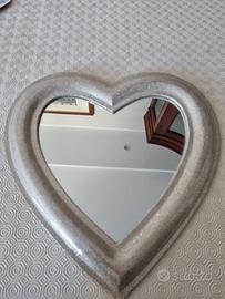 SPECCHIO A FORMA DI CUORE