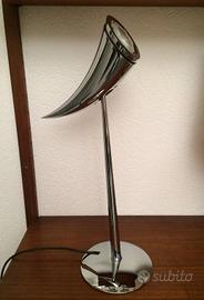 Lampada ARA di Flos_Starck