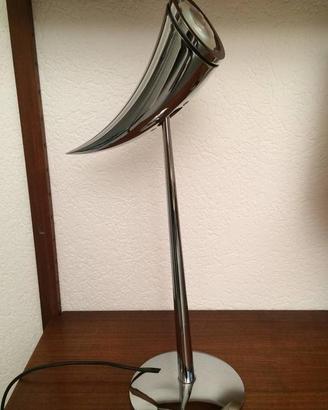 Lampada ARA di Flos_Starck