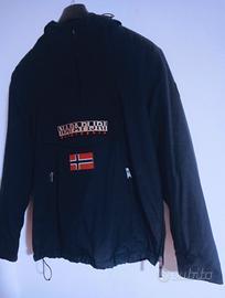 Giacca NAPAPIJRI GROGRAPHIC  Blu navy con logo .