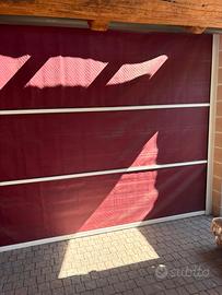 Tenda da sole verticale motorizzata rosso bordeaux