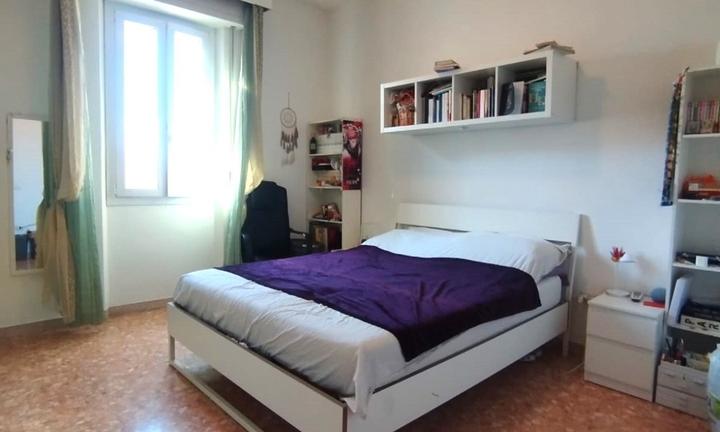 Pressi Via Pascoli - Stanze arredate