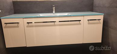 Mobile bagno sospeso 