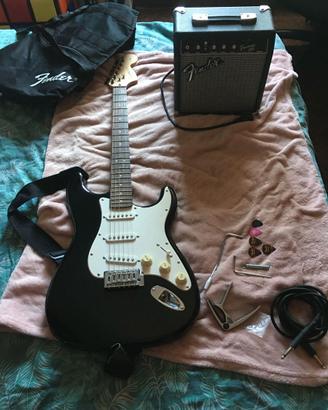 Squier Stratocaster Fender con amplificatore
