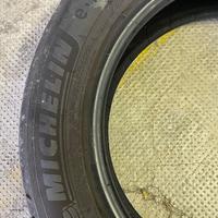 Gomme estive auto