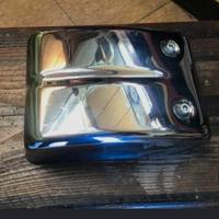 avete Fianchetto copri fusibili fat bob cromo?