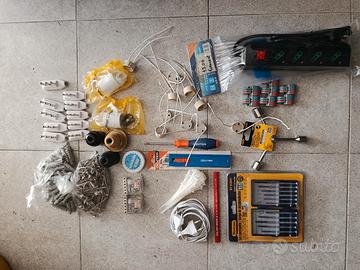 spine volanti e portalampade elettrici 