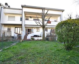 VILLA A SCHIERA A PARMA