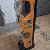 distributori di palline tomy 