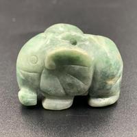 Ciondolo in giada naturale intagliato a mano a fo