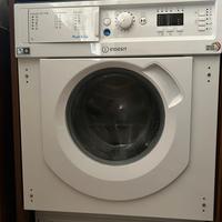 Lavatrice Indesit usata.