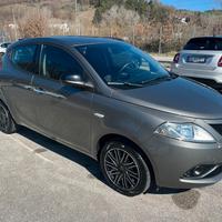 Lancia Ypsilon 1.2 69 CV 5 porte S&S Platinum