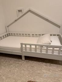 Lettino in legno con doghe 80x200