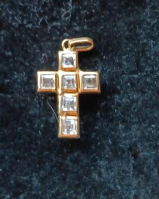Croce in oro giallo e zirconi 